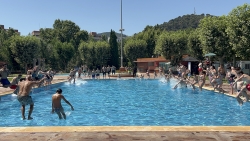 Salt solidari a les piscines d'estiu del CEM Les Vernedes.