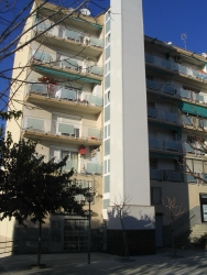Ascensor instal·lat al número 1 del carrer de Federico García Lorca