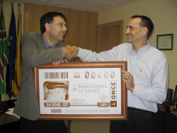 Acte de lliurament de la serigrafia commemorativa del cupó de la ONCE