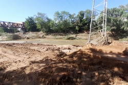 Torre d'alta tensió, a l'altura de la pessera de Montornès Nord