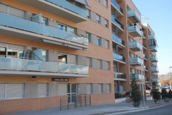 Façana de l'edifici, a l'avinguda de la Llibertat