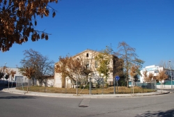 Can Bosquerons de Baix, la masia on es proposa ubicar el centre