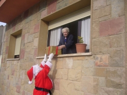 El Pare Noel ha visitat les persones amb problemes de mobilitat a casa