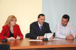 Presentació de l'acord de govern. D'esquerra a dreta, Cristina Tarrés, Daniel Cortés i Didac Giribets