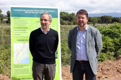 Els alcaldes de Granollers i Montornès en un moment de la visita
