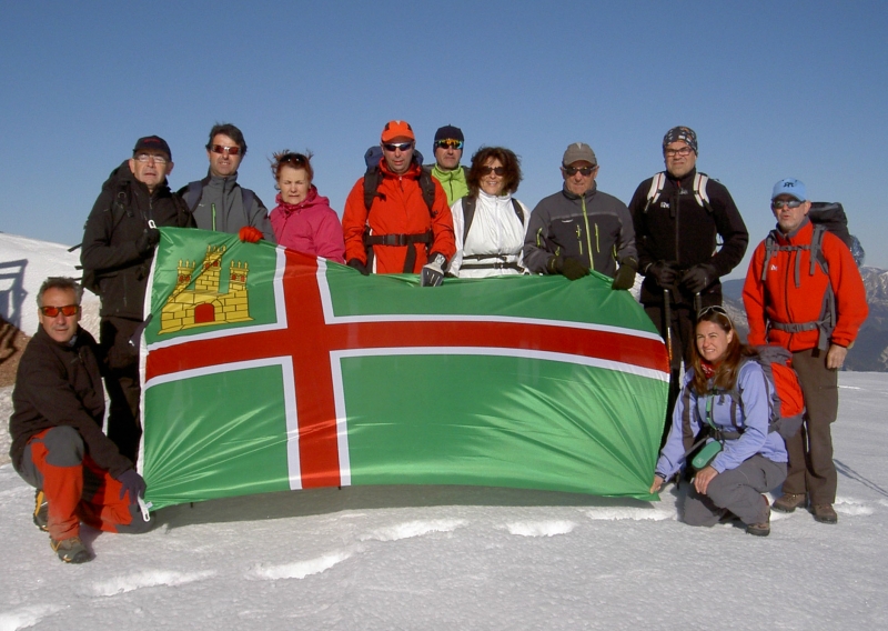 Els membres de l'Associació al cim de la Tosa d'Alp (Foto: Associació Excursionista Lleure Montornès)