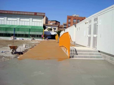 Treballs de pavimentació a l'Escola Palau d'Ametlla