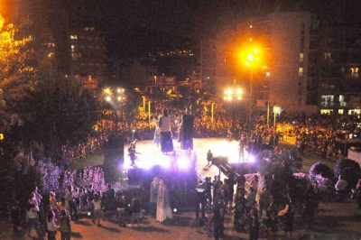 Inici de la Festa Major al davant de l'Ajuntament