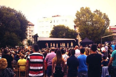 Exhibició de dansa a la plaça de Pau Picasso. Foto: @MontornesFestes