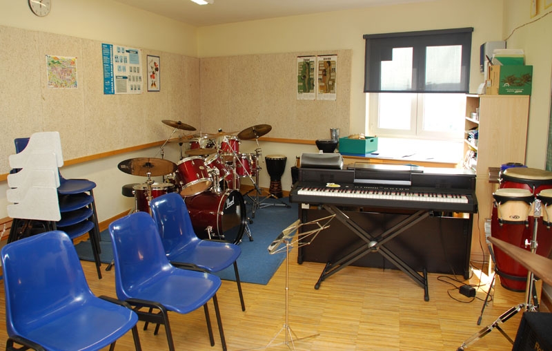 Instal·lacions de l'Escola Municipal de Música, Dansa i Aula de Teatre