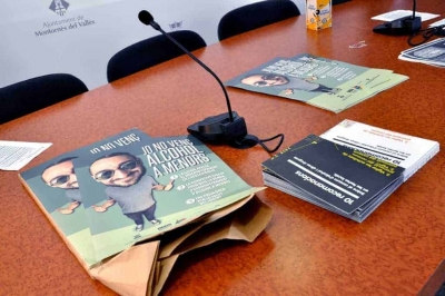 Les persones participants han rebut material de la campanya "Jo no venc alcohol a menors"