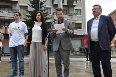 Un moment de la lectura del manifest per part de l'alcalde, José A. Montero