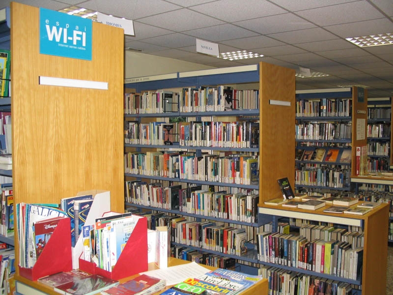 Vista d'una part de les instal·lacions de la Biblioteca de Montornès