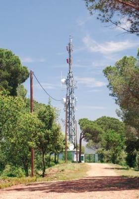 Pal de telecomunicacions al turó de Manso Calders