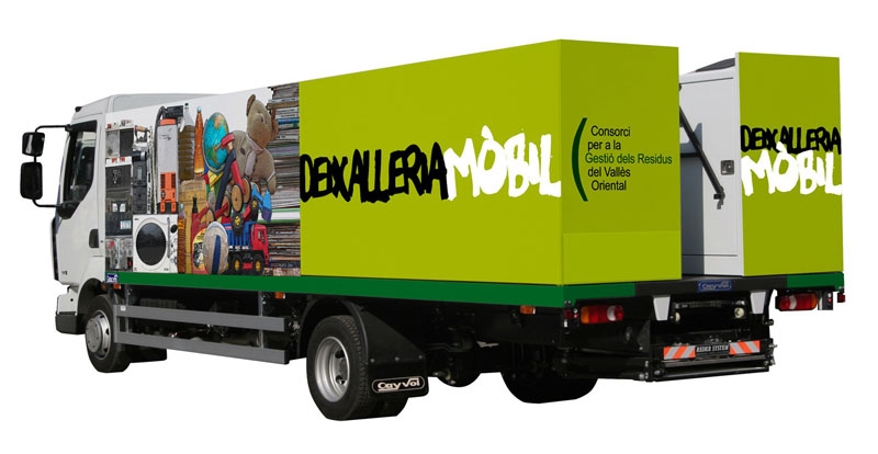 La deixalleria és un camió equipat en diversos contenidors