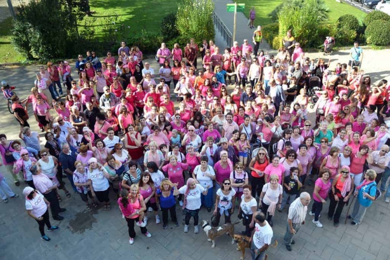 Participants de la I Caminada contra el Càncer de Mama (2014)