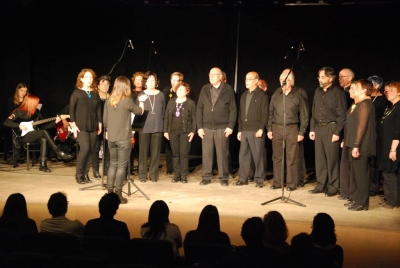 La Coral la Lira, amb l'acompanyament d'alumnes de l'Escola Municipal de Música, va cloure l'acte amb tres peces musicals