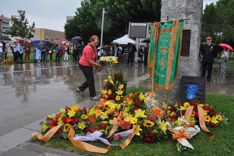Ofrena floral en la commemoració de la Diada (2015)