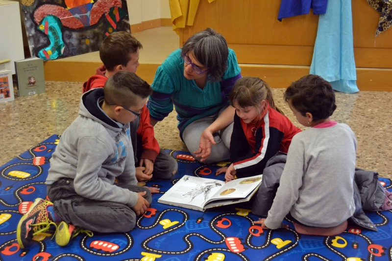 Hora Menuda a la Biblioteca