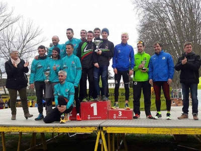 L'equip veterà masculí del Club Atletisme Montornès, campió de Catalunya de cros