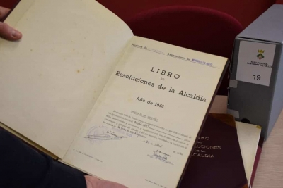 Llibre de decrets de l'Ajuntament de l'any 1960