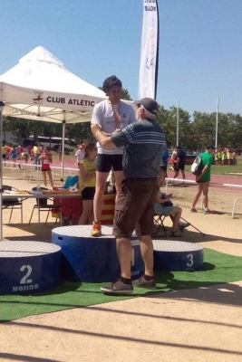 Sergi Matas, de l'Atletisme Montornès, campió de Catalunya de Veterans en 110 metres tanques (Font: Club Atletisme Montornès)