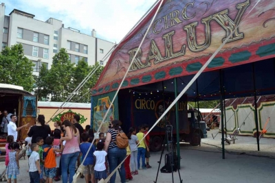 Infants del C.I. La Peixera visitant l'any passat el Circ Raluy