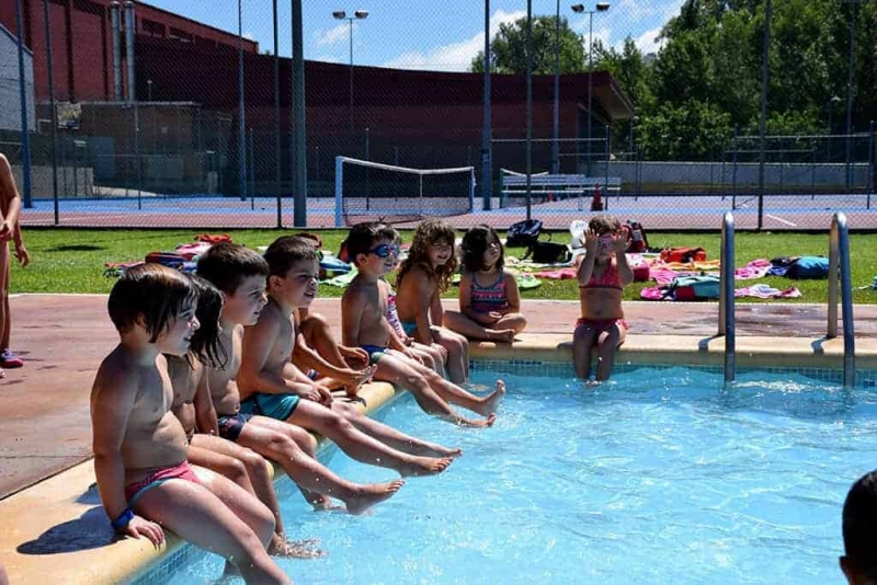 La piscina de Les Vernedes, complement indispensable de les activitats d'estiu