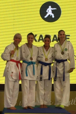 Naiara Moreno del Club Karate Montornès al podi Campionat d'Europa Universitari (Font: Xavier Talavera)