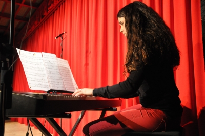 Actuació de l'alumnat de l'Escola de Música al VII Premi Font de Santa Caterina de Microcontes