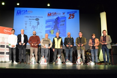 Homenatge 25 anys de Mitja a Ràdio Montornès, voluntaris, l'alcalde de Montornès José A. Montero i el padrí Jesús A. García Bragado