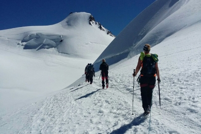 Els alpinistes a Punta Parrot (Foto: Associació Excursionista Lleure Montornès)