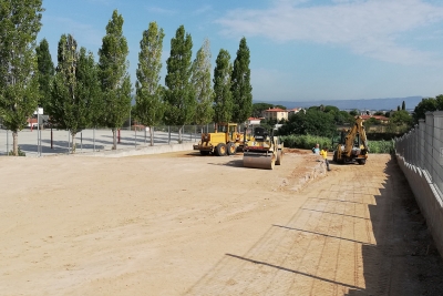 Obres de la nova zona d'esbarjo per a gossos al camí de la Justada