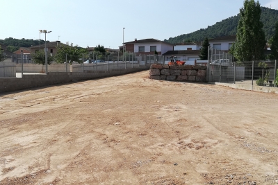 Obres de la nova zona d'esbarjo per a gossos al camí de la Justada