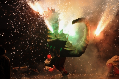 Exhibició de la Colla de Drac i Diables de Montornès al ball de figures (2017)