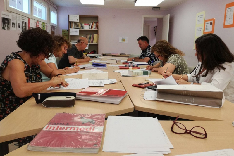 Classe d'un dels cursos de català (Imatge: Oficina de Català de Montornès)