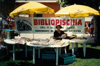 Bibliopiscina a les piscines municipals (1994)