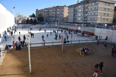 El pati el primer dia a la nova escola Palau d'Ametlla