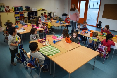 Primer dia de classe a la nova escola Palau d'Ametlla