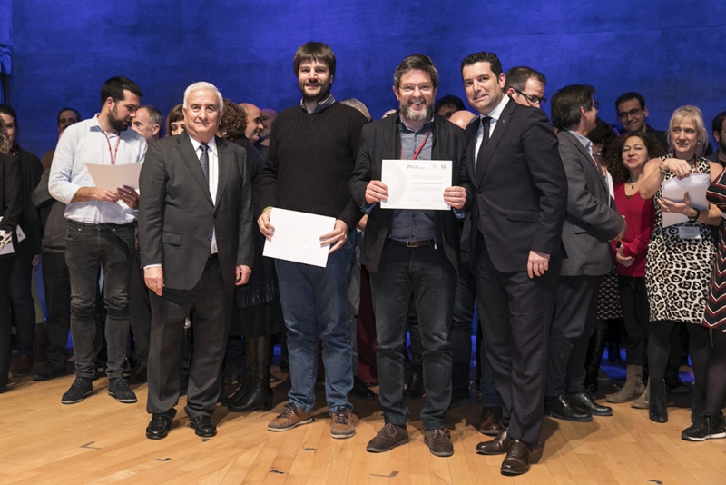 L'alcalde, José A. Montero i el regidor delegat de l'Àrea d'Acció Social, Jordi Delgado, al lliurament de Certificats de Bona Pràctica (Font: Federació de Municipis de Catalunya)