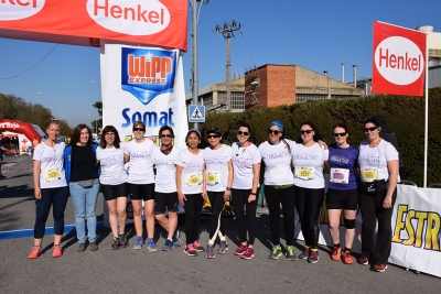 Grup d'entrenaments per la igualtat abans de còrrer la cursa dels 6 km