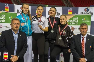 Helena Ortiz a la 1a fase de la Lliga Nacional Junior (Font: Club Karate Montornès)