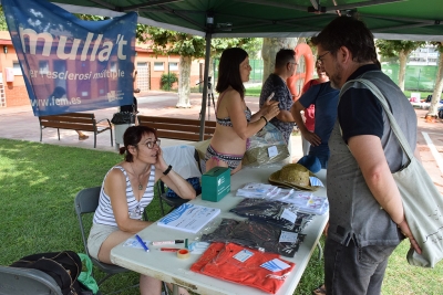 Marisa Sánchez i Manoli Gallo amb l'alcal José A. Montero a l'estand del Mulla't