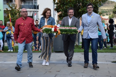 Jaume Casanovas (Montornès per la República), Eva Díaz (PSC), José Montero (Montornès En Comú) i Joffre Giner (Més per Montornès) han fet l'ofrena en nom dels grups municipals que han subscrit el manifest
