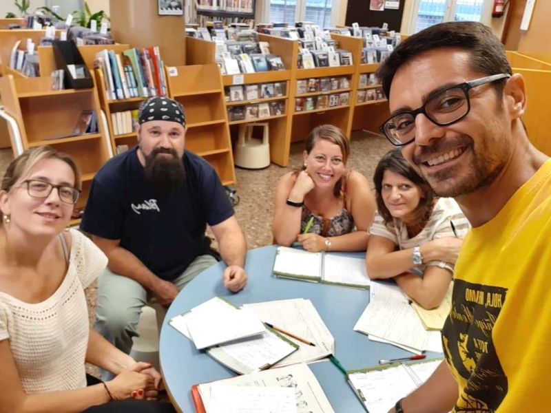 L'equip de professionals de la Biblioteca  (Foto: Facebook Biblioteca de Montornès)