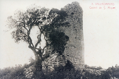 Torre d'homenatge del castell cap als anys 20 del segle XX (Postal núm. 8 de l'àlbum de Montornès. AMMV)