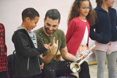 Nens i nenes aprendran a tocar instruments de vent