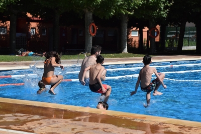 La piscina és una activitat fixa setmanal coordinada amb el CEM Les Vernedes