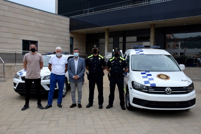 Representants de les empreses proveïdores amb l'alcalde, José A. Montero i els comandaments policials