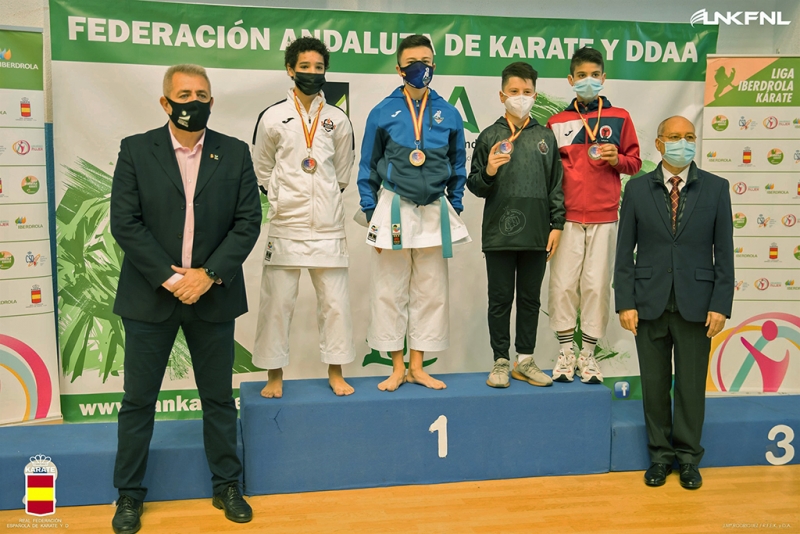 Usama Karach al podi de la Lliga Nacional de Karate (imatge: RFEK)